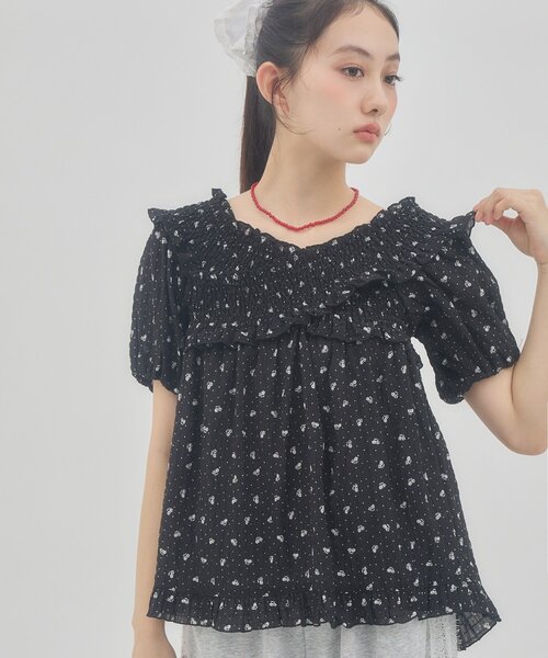 DISCOAT(ディスコート)の「【umm.】花柄シャーリングブラウス(シャツ/ブラウス・レディース・アイボリー/ネイビー/ブラック・FREE)」の16枚目の写真