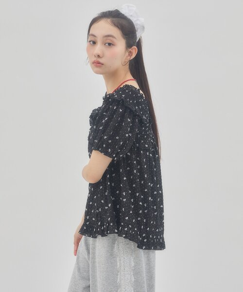 DISCOAT(ディスコート)の「【umm.】花柄シャーリングブラウス(シャツ/ブラウス・レディース・アイボリー/ネイビー/ブラック・FREE)」の17枚目の写真