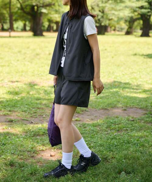 OUTDOOR PRODUCTS(アウトドアプロダクツ)の「ULT SPORTS RUNNIN' PACKABLE VEST(その他アウター・レディース・ベージュ/チャコールグレー・FREE)」の16枚目の写真