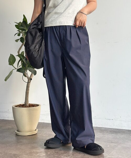 CPCM(シーピーシーエム)の「接触冷感タックワイドスラックス(スラックス・メンズ・チャコールグレー/ブラック/ブラウン/ネイビー・MEDIUM/LARGE/SMALL)」の4枚目の写真