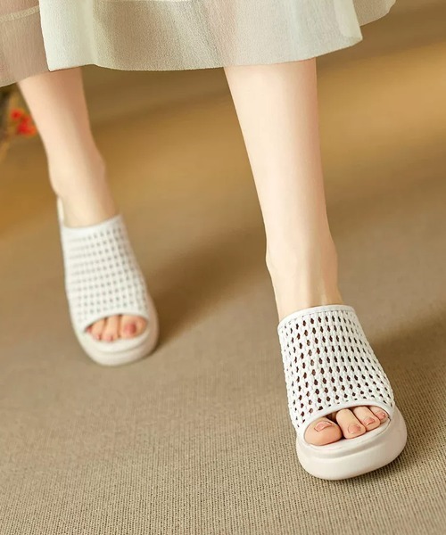 Miniministore(ミニミニストア)の「厚底 メッシュ ミュールサンダル 韓国風(サンダル・レディース・シルバー/オフホワイト/ブラック・22.5cm/23.0cm/23.5cm/24.0cm/24.5cm/25.0cm)」の8枚目の写真