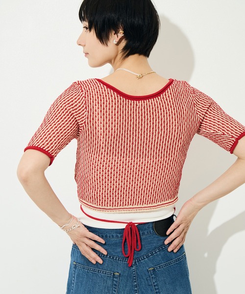muller of yoshiokubo（ミュラーオブヨシオクボ）の「[muller of yoshiokubo/ミュラー オブ ヨシオクボ]RIPPLE LACE-UP KNIT（ニット/セーター・レディース・レッド/ブラック・S）」の8枚目の写真