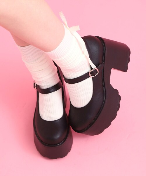 cs T&P(シーエスティーアンドピー)の「厚底ワンストラップパンプス(パンプス・レディース・ブラック/ダークブラウン/レッド系1/ホワイト・L/LL/S/M)」の6枚目の写真