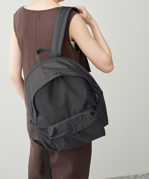 Spick & Span（スピックアンドスパン）の「LC by LOWERCASE BACKPACK 16L（バックパック/リュック・レディース・グレー/ブラック・FREE）」の22枚目の写真