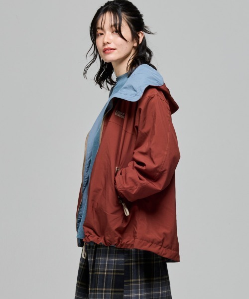 KRIFF MAYER Lady's Collection(クリフメイヤーレディースコレクション)の「アクティブゆったりAラインマウンテンパーカー(マウンテンパーカー・レディース・ネイビー/カラフル/ブラック/その他5/ベージュ/レンガ・MEDIUM/LARGE)」の13枚目の写真