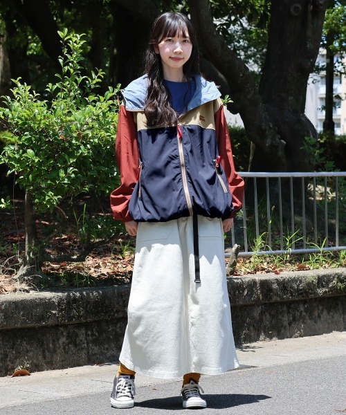 KRIFF MAYER Lady's Collection(クリフメイヤーレディースコレクション)の「アクティブゆったりAラインマウンテンパーカー(マウンテンパーカー・レディース・ネイビー/カラフル/ブラック/その他5/ベージュ/レンガ・MEDIUM/LARGE)」の22枚目の写真