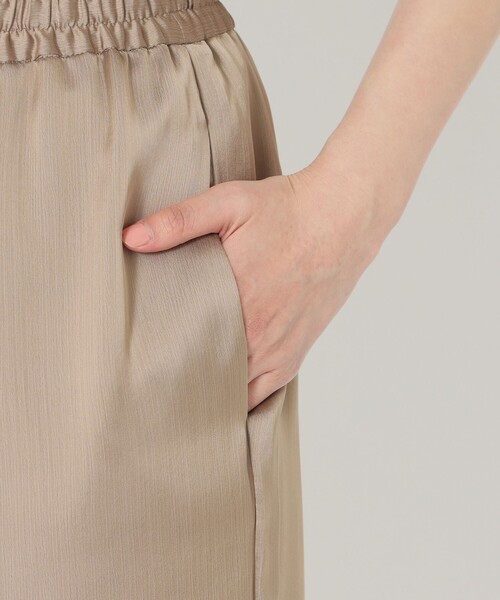 S.ESSENTIALS(エスエッセンシャルズ)の「サテン楊柳イージーワイドパンツ(その他パンツ・レディース・ブルー系その他2/ベージュ・38)」の8枚目の写真