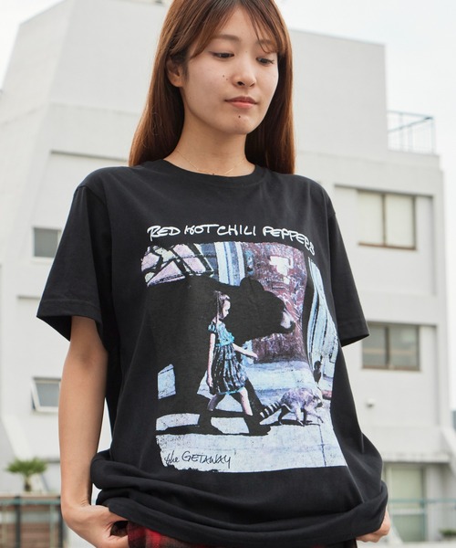 ROOPTOKYO(ループトウキョウ)の「Red Hot Chilli Peppers/レッド・ホット・チリ・ペッパーズ Unisex Premium Carbon T-Shirt: The Gateway Tracklist(Black)(Back Print) バンドTシャツ プリントTシャツ 半袖 クルーネック ロック ストリート メンズ レディース 秋 秋服 2026年秋冬(Tシャツ/カットソー・メンズ・ブラック・S/M/XL)」の5枚目の写真