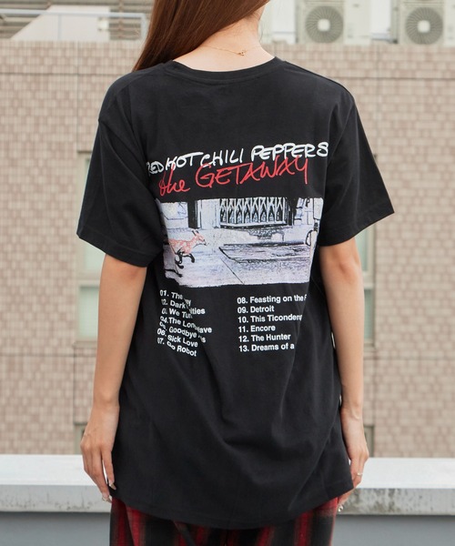 ROOPTOKYO(ループトウキョウ)の「Red Hot Chilli Peppers/レッド・ホット・チリ・ペッパーズ Unisex Premium Carbon T-Shirt: The Gateway Tracklist(Black)(Back Print) バンドTシャツ プリントTシャツ 半袖 クルーネック ロック ストリート メンズ レディース 秋 秋服 2026年秋冬(Tシャツ/カットソー・メンズ・ブラック・S/M/XL)」の14枚目の写真