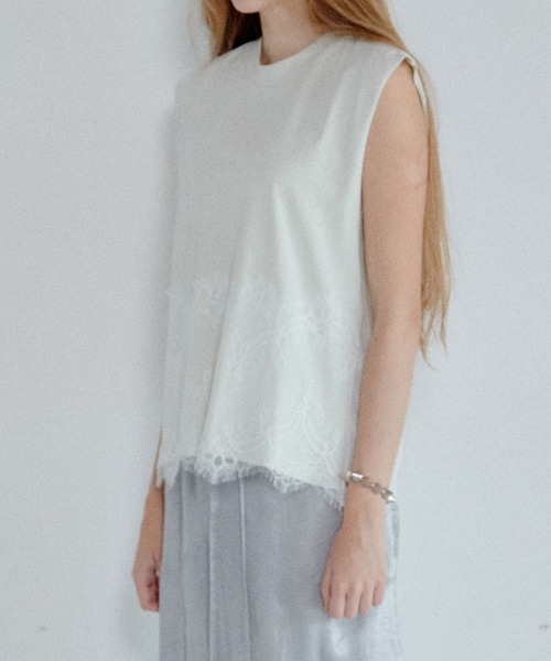 LE CIEL BLEU（ルシェルブルー）の「レースディテールスリーブレスTシャツ / Lace Detail Sleeveless T-Shirt（シャツ/ブラウス・レディース・ブラック/ライトグレー・36）」の14枚目の写真