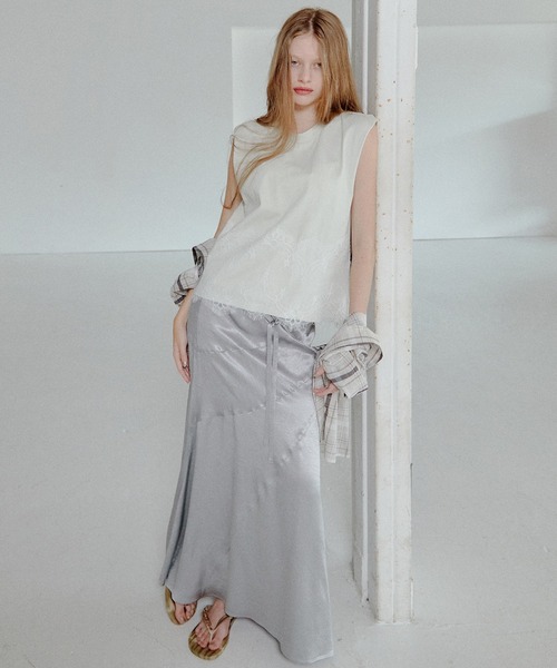 LE CIEL BLEU（ルシェルブルー）の「レースディテールスリーブレスTシャツ / Lace Detail Sleeveless T-Shirt（シャツ/ブラウス・レディース・ブラック/ライトグレー・36）」の13枚目の写真