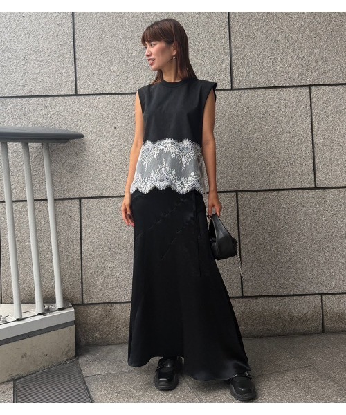 LE CIEL BLEU(ルシェルブルー)の「レースディテールスリーブレスTシャツ / Lace Detail Sleeveless T-Shirt(シャツ/ブラウス・レディース・ブラック/ライトグレー・36)」の21枚目の写真