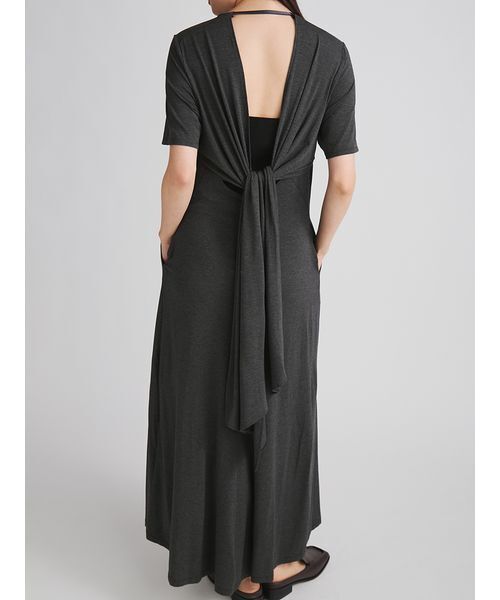 MIESROHE(ミースロエ)の「【洗える】バックリボンカットワンピース(ワンピース・レディース・チャコールグレー/ブラック・1/0)」の13枚目の写真