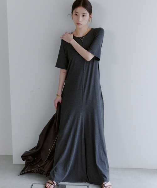 MIESROHE(ミースロエ)の「【洗える】バックリボンカットワンピース(ワンピース・レディース・チャコールグレー/ブラック・1/0)」の17枚目の写真