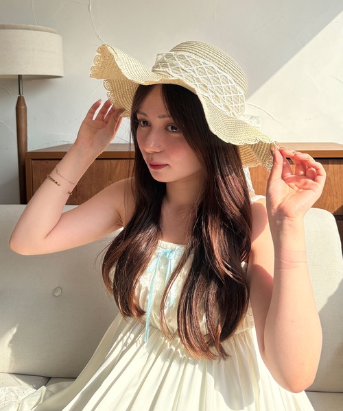 kutir(クティール)の「kutirlune/リボン付きツバ広麦わら帽子(ハット・レディース・ダークブラウン/ライトベージュ・FREE)」の7枚目の写真