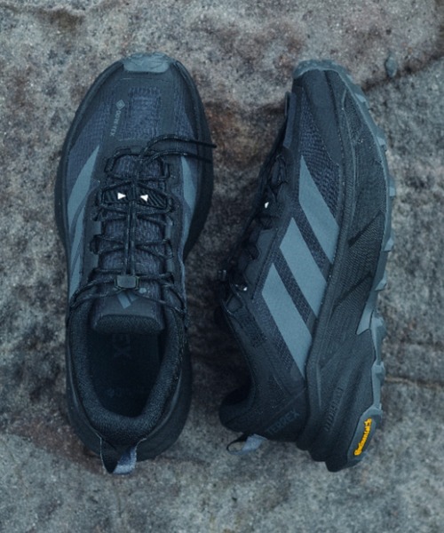 adidas(アディダス)の「TERREX FREEHIKER SL GTX KJ4430(スニーカー・メンズ・ブラック・28.5cm/29.0cm/26.0cm/26.5cm/27.0cm/27.5cm/28.0cm)」の1枚目の写真