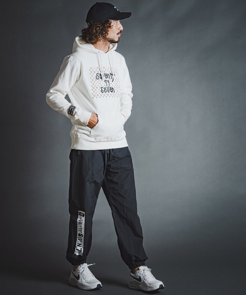 seventy seven(セブンティセブン)の「mpa4179- heavy oz brushed lining hoodie (monogram) パーカー(7726W230)(パーカー・メンズ・ブラック/オフホワイト/トップグレー・S/M/L/XL)」の15枚目の写真