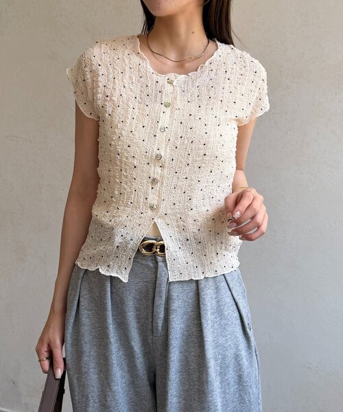 Thevon（ゼボン）の「ボタンデザインシャーリングトップス（Tシャツ/カットソー・レディース・ホワイト系その他/アイボリー/ブラック/ブラック系その他・FREE）」の20枚目の写真