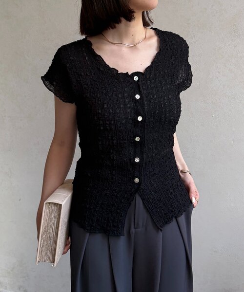 Thevon（ゼボン）の「ボタンデザインシャーリングトップス（Tシャツ/カットソー・レディース・ホワイト系その他/アイボリー/ブラック/ブラック系その他・FREE）」の22枚目の写真