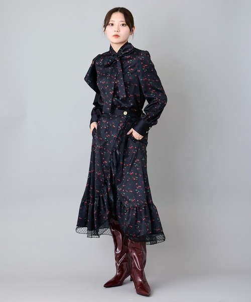 FLUMOR(フラマー)の「オリジナルチェリープリントロングスカート(スカート・レディース・ブラック・38)」の14枚目の写真