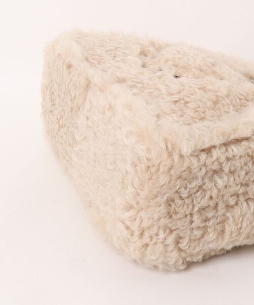 STELLA McCARTNEY(ステラマッカートニー)の「Logo Crossbody Tote Bag Eco Alter Shearling / ロゴ クロスボディ トートバッグ エコ オルター シアリング(トートバッグ・レディース・オートミール・ONE SIZE)」の2枚目の写真