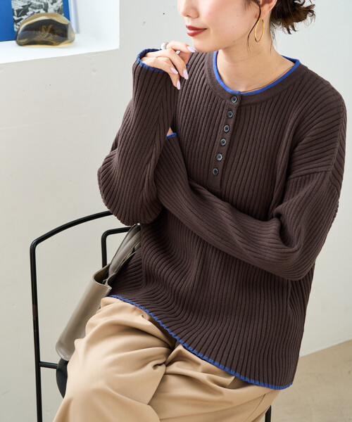 FREAK'S STORE(フリークスストア)の「限定展開 配色 ヘンリーネック ニット プルオーバー(Tシャツ/カットソー・レディース・ブラック/オフホワイト/ネイビー/グレー/ナチュラル/ブラウン/ライトグレー・フリ-)」の6枚目の写真