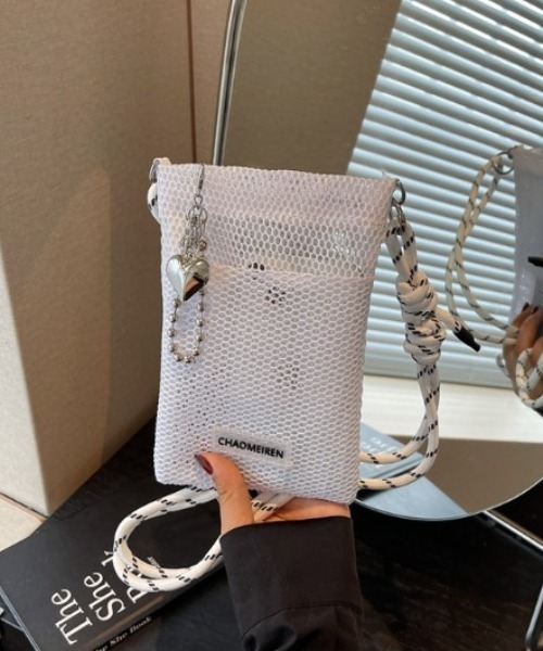 tolene(トレネ)の「メッシュ スクエア スマホバッグ ポケット付き ミニバッグ ショルダーバッグ(ショルダーバッグ・レディース・パープル/ホワイト/ブラック・FREE)」の1枚目の写真