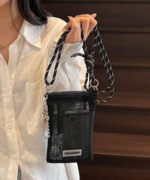 tolene(トレネ)の「メッシュ スクエア スマホバッグ ポケット付き ミニバッグ ショルダーバッグ(ショルダーバッグ・レディース・パープル/ホワイト/ブラック・FREE)」の2枚目の写真