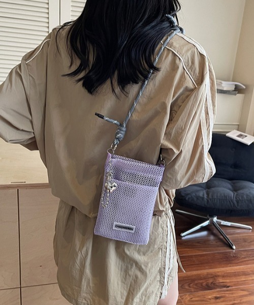 tolene(トレネ)の「メッシュ スクエア スマホバッグ ポケット付き ミニバッグ ショルダーバッグ(ショルダーバッグ・レディース・パープル/ホワイト/ブラック・FREE)」の19枚目の写真