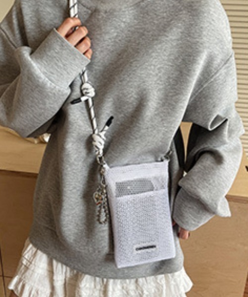 tolene(トレネ)の「メッシュ スクエア スマホバッグ ポケット付き ミニバッグ ショルダーバッグ(ショルダーバッグ・レディース・パープル/ホワイト/ブラック・FREE)」の4枚目の写真