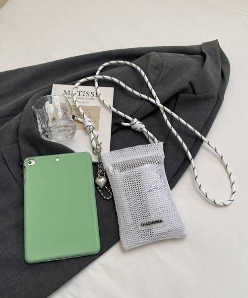 tolene(トレネ)の「メッシュ スクエア スマホバッグ ポケット付き ミニバッグ ショルダーバッグ(ショルダーバッグ・レディース・パープル/ホワイト/ブラック・FREE)」の12枚目の写真