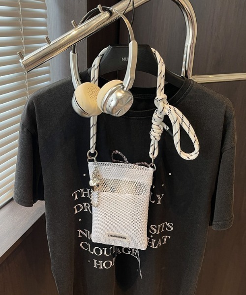 tolene(トレネ)の「メッシュ スクエア スマホバッグ ポケット付き ミニバッグ ショルダーバッグ(ショルダーバッグ・レディース・パープル/ホワイト/ブラック・FREE)」の8枚目の写真