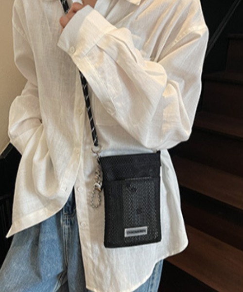 tolene(トレネ)の「メッシュ スクエア スマホバッグ ポケット付き ミニバッグ ショルダーバッグ(ショルダーバッグ・レディース・パープル/ホワイト/ブラック・FREE)」の22枚目の写真