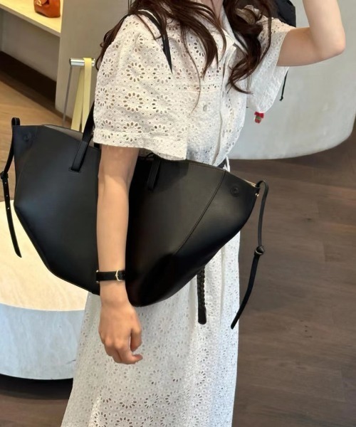FAVORITO（ファヴォリート）の「パンチングレースシャツワンピース（シャツワンピース・レディース・オフホワイト・F）」の4枚目の写真