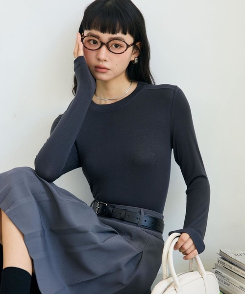 JOCOSA(ジョコサ)の「メリノウール配合 なめらか トップス(Tシャツ/カットソー・レディース・グレー/ダークグレー/ベージュ/ブラウン/ブルー/ホワイト/ブラック・M/L)」の4枚目の写真