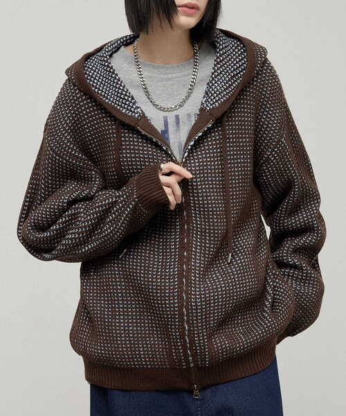 Alfred Alex(アルフレッドアレックス)の「【Alfred Alex】Double Zip Knit Hoodie / ルーズシルエット ダブルジップニットパーカー(ニット/セーター・メンズ・ダークブラウン/ダークグレー/ブラック/レッド・L/M)」の3枚目の写真