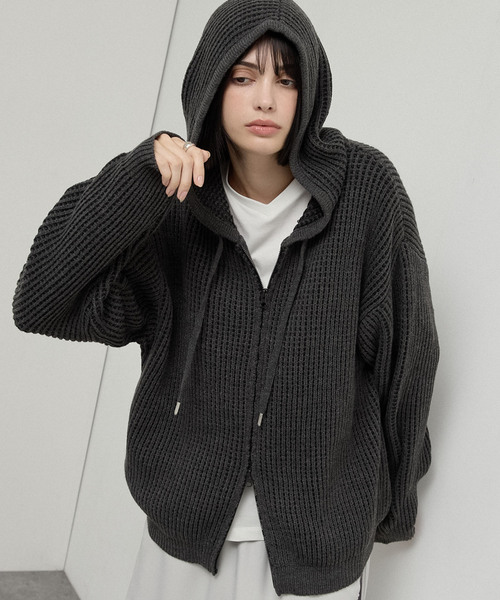 Alfred Alex(アルフレッドアレックス)の「【Alfred Alex】Double Zip Knit Hoodie / ルーズシルエット ダブルジップニットパーカー(ニット/セーター・メンズ・ダークブラウン/ダークグレー/ブラック/レッド・L/M)」の2枚目の写真