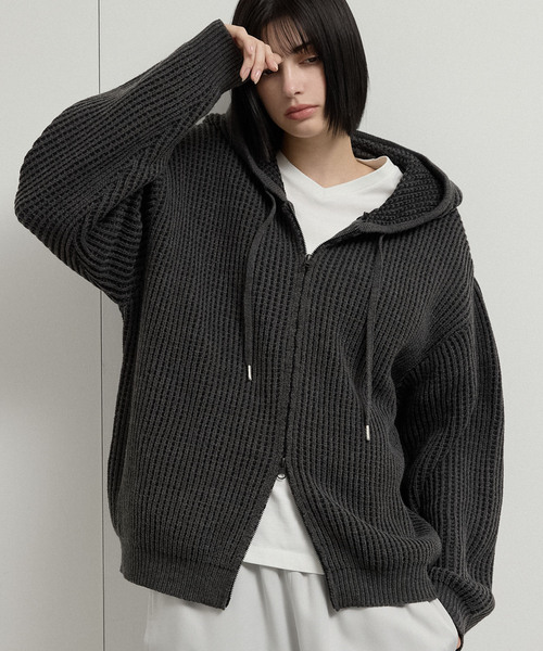 Alfred Alex(アルフレッドアレックス)の「【Alfred Alex】Double Zip Knit Hoodie / ルーズシルエット ダブルジップニットパーカー(ニット/セーター・メンズ・ダークブラウン/ダークグレー/ブラック/レッド・L/M)」の11枚目の写真