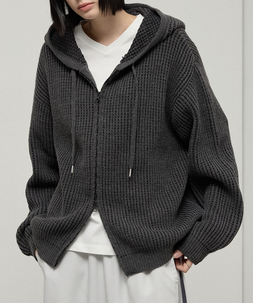 Alfred Alex(アルフレッドアレックス)の「【Alfred Alex】Double Zip Knit Hoodie / ルーズシルエット ダブルジップニットパーカー(ニット/セーター・メンズ・ダークブラウン/ダークグレー/ブラック/レッド・L/M)」の13枚目の写真