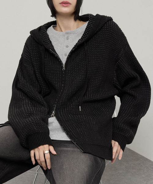 Alfred Alex(アルフレッドアレックス)の「【Alfred Alex】Double Zip Knit Hoodie / ルーズシルエット ダブルジップニットパーカー(ニット/セーター・メンズ・ダークブラウン/ダークグレー/ブラック/レッド・L/M)」の5枚目の写真