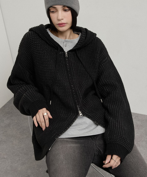 Alfred Alex(アルフレッドアレックス)の「【Alfred Alex】Double Zip Knit Hoodie / ルーズシルエット ダブルジップニットパーカー(ニット/セーター・メンズ・ダークブラウン/ダークグレー/ブラック/レッド・L/M)」の6枚目の写真