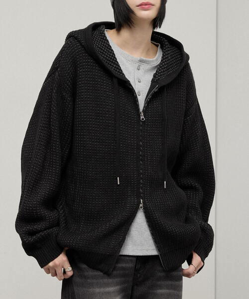 Alfred Alex(アルフレッドアレックス)の「【Alfred Alex】Double Zip Knit Hoodie / ルーズシルエット ダブルジップニットパーカー(ニット/セーター・メンズ・ダークブラウン/ダークグレー/ブラック/レッド・L/M)」の7枚目の写真