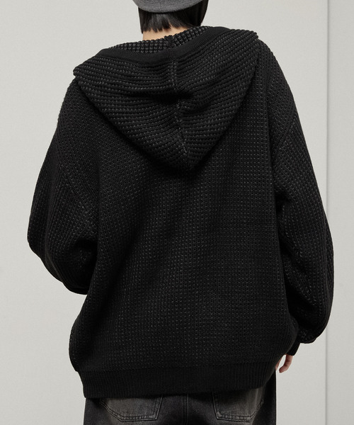 Alfred Alex(アルフレッドアレックス)の「【Alfred Alex】Double Zip Knit Hoodie / ルーズシルエット ダブルジップニットパーカー(ニット/セーター・メンズ・ダークブラウン/ダークグレー/ブラック/レッド・L/M)」の8枚目の写真