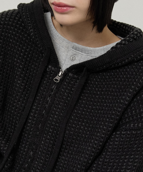 Alfred Alex(アルフレッドアレックス)の「【Alfred Alex】Double Zip Knit Hoodie / ルーズシルエット ダブルジップニットパーカー(ニット/セーター・メンズ・ダークブラウン/ダークグレー/ブラック/レッド・L/M)」の9枚目の写真