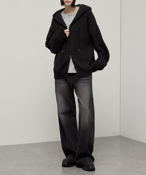Alfred Alex(アルフレッドアレックス)の「【Alfred Alex】Double Zip Knit Hoodie / ルーズシルエット ダブルジップニットパーカー(ニット/セーター・メンズ・ダークブラウン/ダークグレー/ブラック/レッド・L/M)」の10枚目の写真