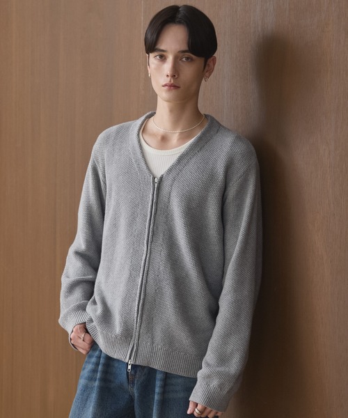 LUENNA(ルエナ)の「【LUENNA】V-Neck Zip Cardigan / Vネックジップカーディガン(カーディガン/ボレロ・メンズ・ブラック/グレー・S/M/L)」の4枚目の写真