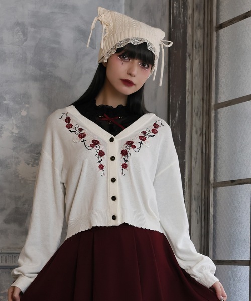 axes femme(アクシーズファム)の「薔薇刺繍×蝙蝠釦ニットカーデ(カーディガン/ボレロ・レディース・キナリ/パープル/ブラック・FREE)」の10枚目の写真