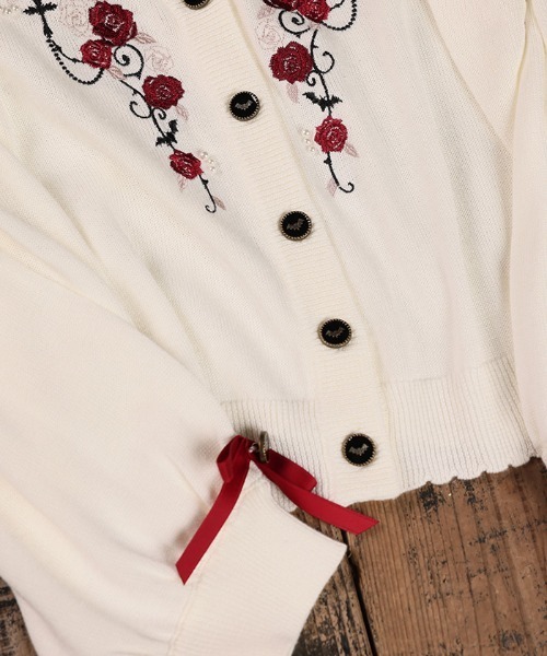 axes femme(アクシーズファム)の「薔薇刺繍×蝙蝠釦ニットカーデ(カーディガン/ボレロ・レディース・キナリ/パープル/ブラック・FREE)」の12枚目の写真