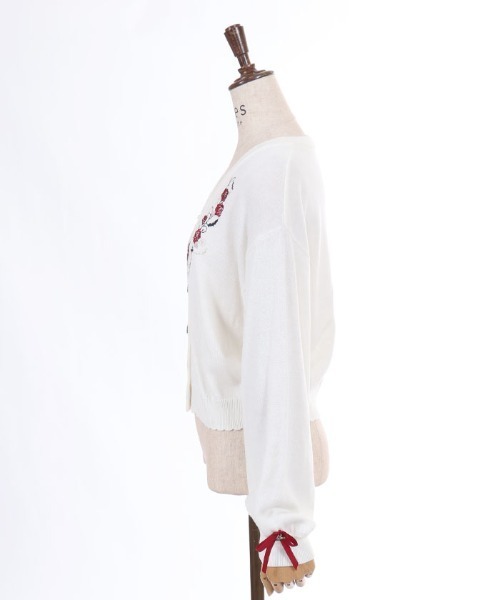 axes femme(アクシーズファム)の「薔薇刺繍×蝙蝠釦ニットカーデ(カーディガン/ボレロ・レディース・キナリ/パープル/ブラック・FREE)」の15枚目の写真