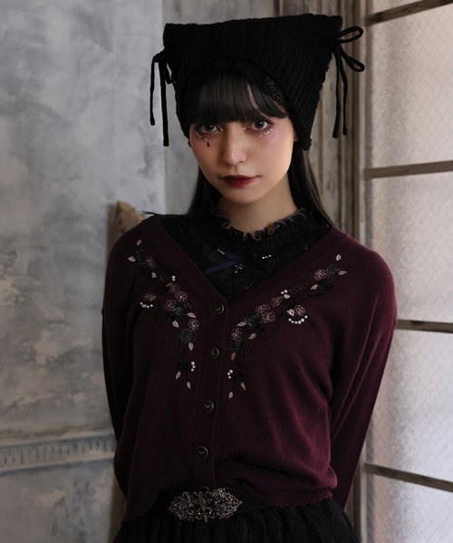 axes femme(アクシーズファム)の「薔薇刺繍×蝙蝠釦ニットカーデ(カーディガン/ボレロ・レディース・キナリ/パープル/ブラック・FREE)」の4枚目の写真